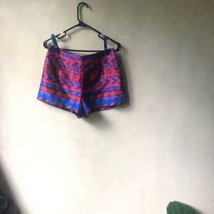 PATTERNED SHORTS